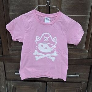 Port & Company Girls Pink Short Sleeve T-Shirt Size XS Pirate Cat Cross Bones